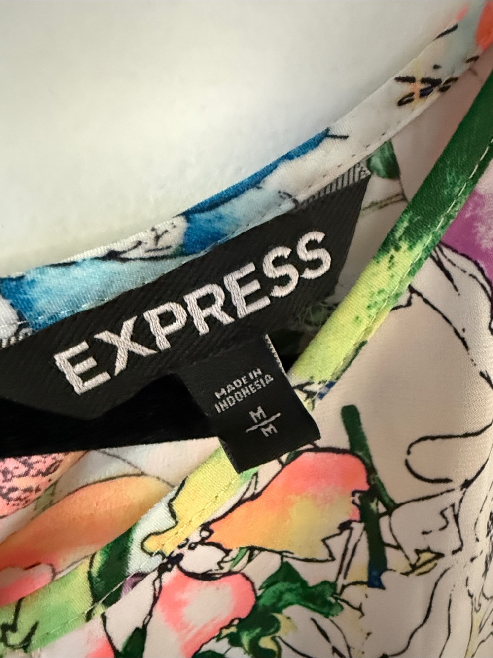 Express Multicolor Floral Short Sleeve Blouse - Picture 2 of 4